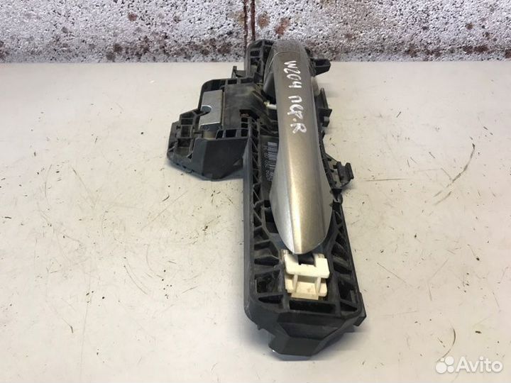 Ручка двери наружная передняя правая Mercedes-Benz