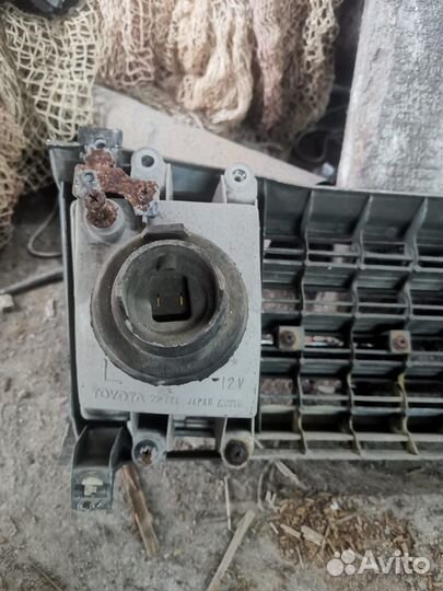 Решетка радиатора с фарами