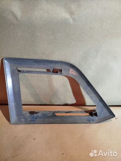 Облицовка фары прожектора передняя левая Scania 6