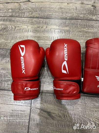 Боксерские перчатки