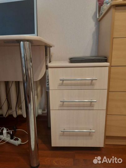 Письменный стол