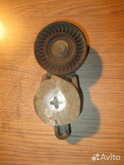 Ролик-натяжитель (Toyota Camry)