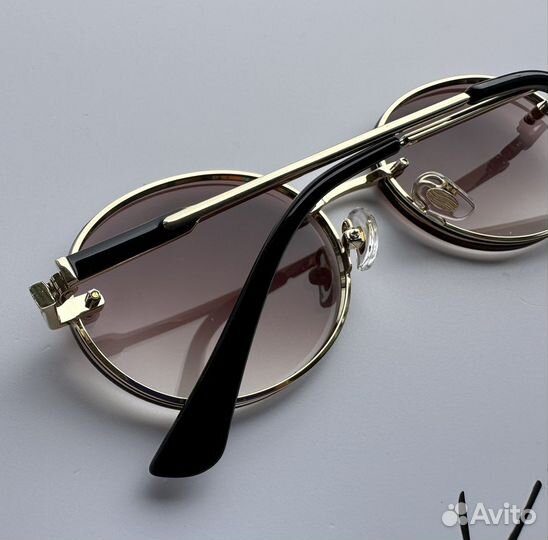 Солнцезащитные очки