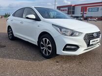 Hyundai Solaris 1.4 MT, 2018, битый, 323 000 км, с пробегом, цена 750 000 руб.