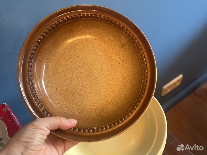 Блюда, тарелки, чайник и чашки, бокалы