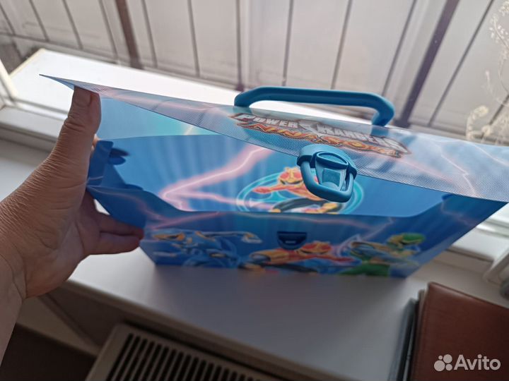 Портфель пластиковый на замке детский