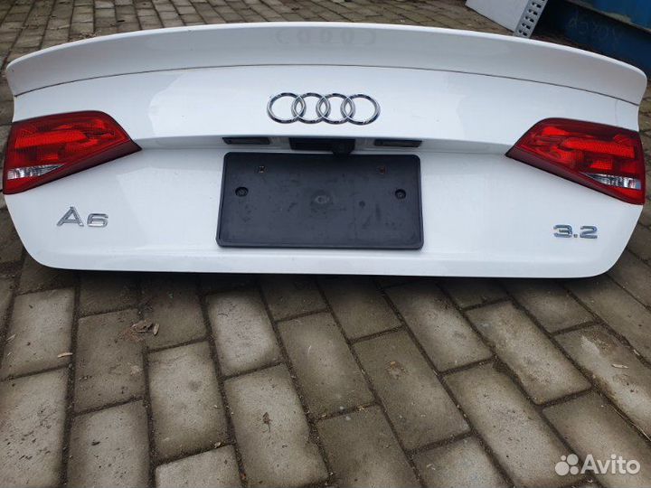 Крышка багажника Audi A4 B8 седан 3.2 CAL