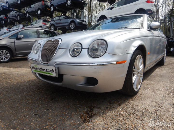 Разбирается на запчасти Jaguar S-Type