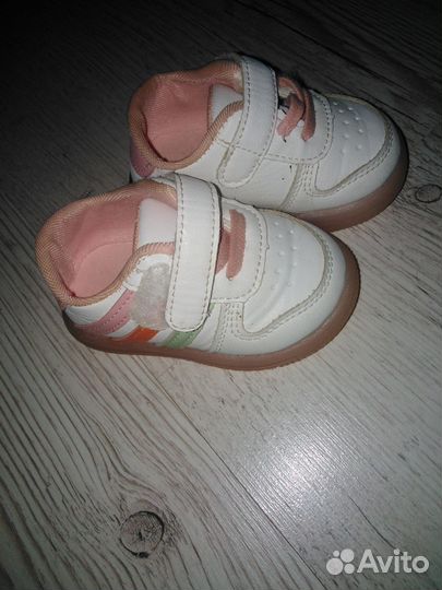 Кроссовки для девочки
