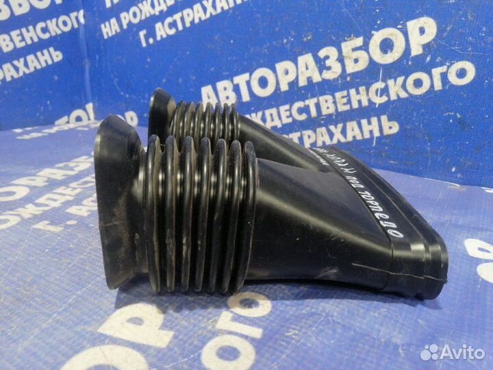 Воздуховод Opel Astra H универсал 2012