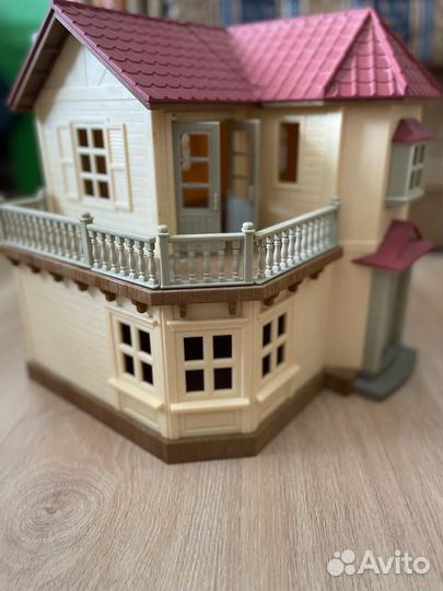 Кукольный домик с мебелью