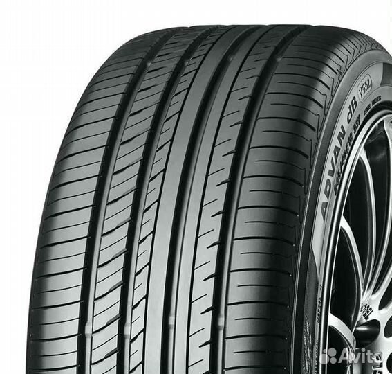 Yokohama Advan dB V552 235/55 R17