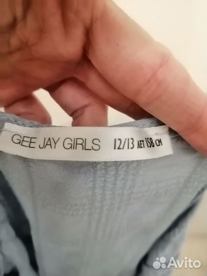 Джинсовая куртка на девочку 152 см