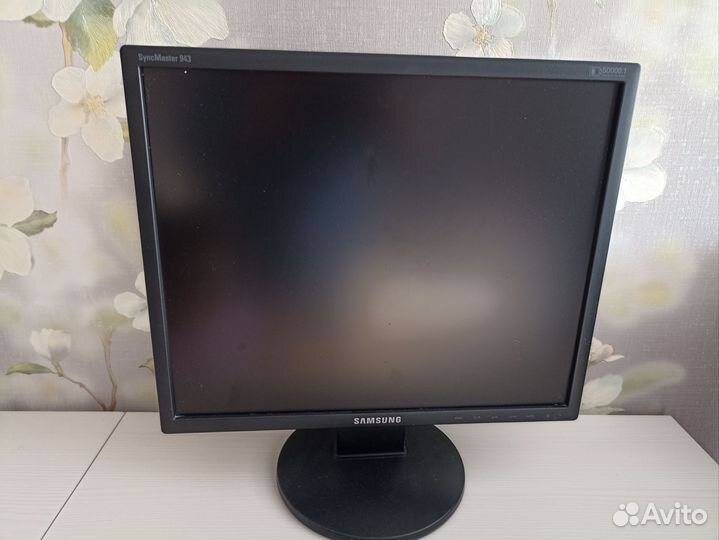 Монитор Samsung syncmaster 943 и системник