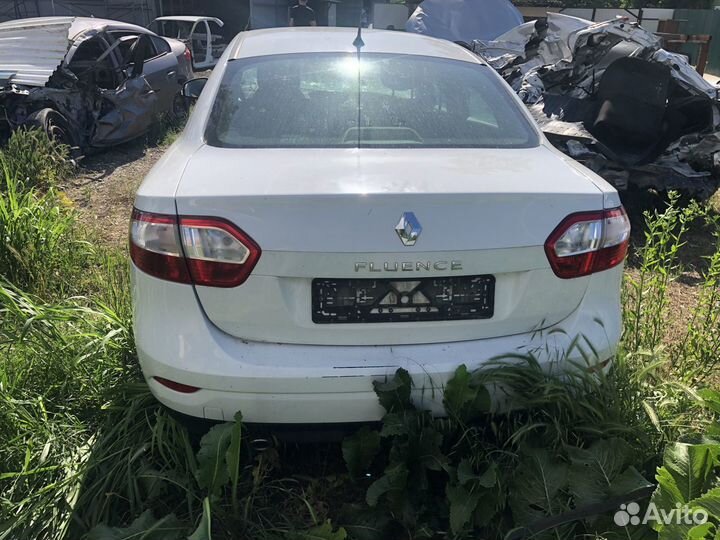 Рено Флюенс в разборе