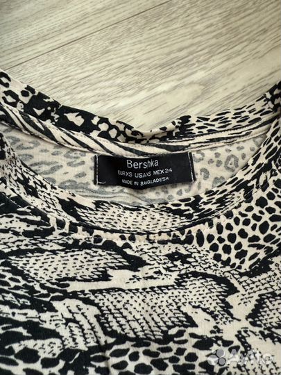 Кожаные брюки zara, футболка bershka