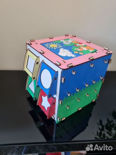 Развивающие игрушки бизиборд из дерева