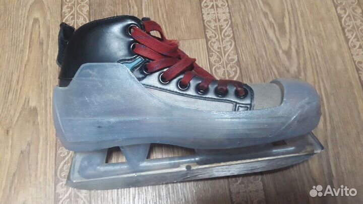 Коньки вратарские