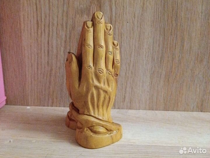 Статуэтка руки сложенные в молитве