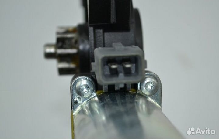 Моторчик стеклоподъёмника, левый mercedes-benz Act