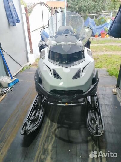 Продам снегоход Stels Viking 600