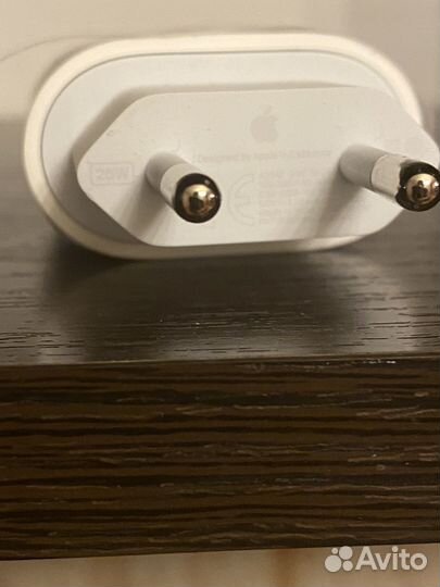 Зарядное устройство на iPhone 20w