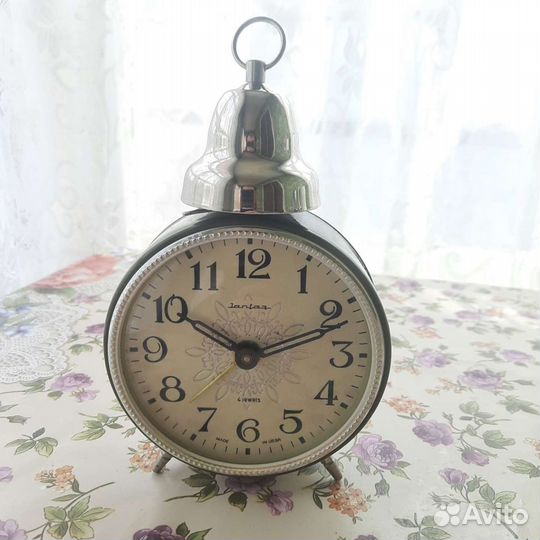 Часы будильник янтарь с колокольчиком новые