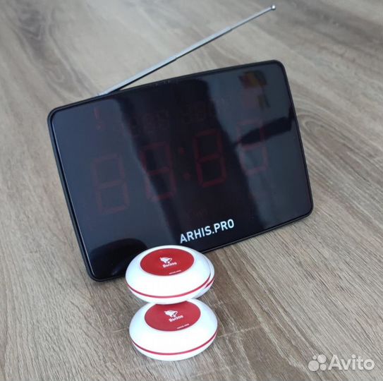 Кнпока вызова официанта и табло отображения вызова