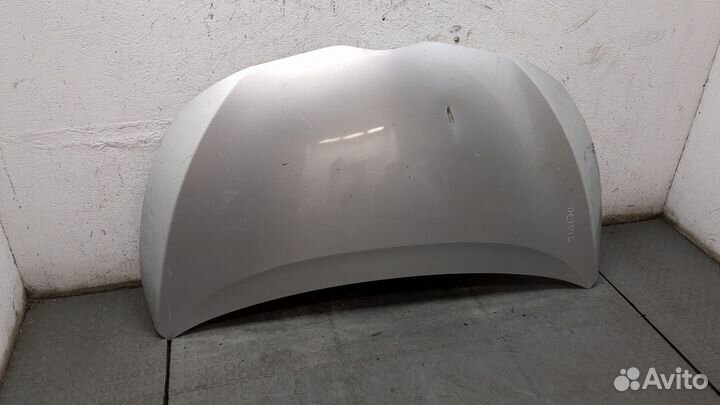 Капот Toyota Verso, 2009