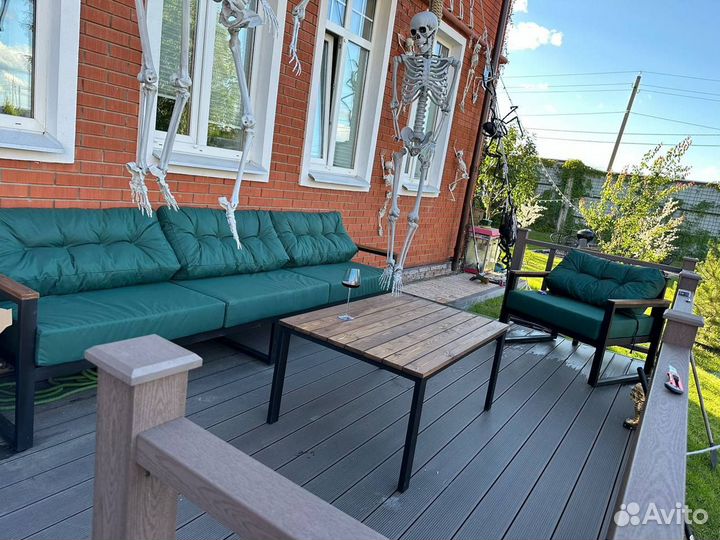 Диван на металлокаркасе лофт