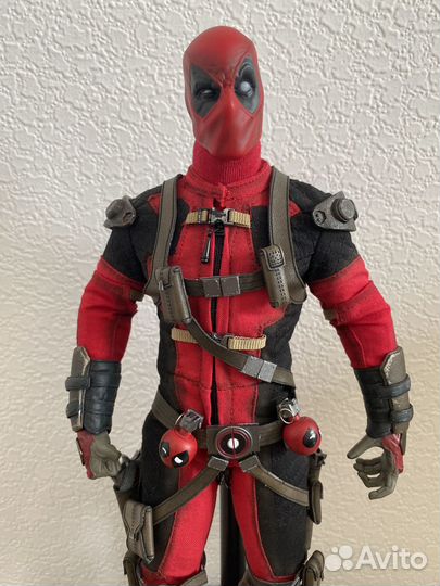 1/6 фигурка Sideshow Deadpool