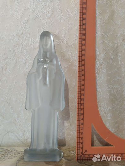 Статуэтка стеклянная прозрачная