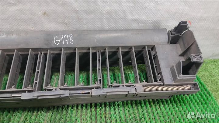 Воздухозаборник Mercedes Benz E-class W211 2004