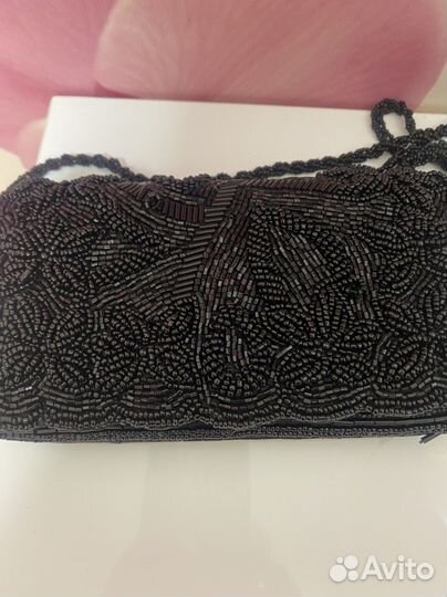 Сумочка, вышитая бисером