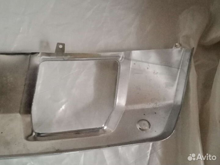 Хром-накладка на бампер передний Мерседес ML-164