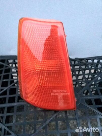 Поворот правый жёлтый opel kadett E 84