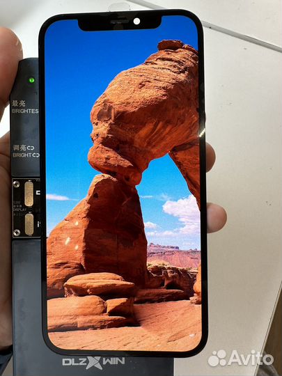 Дисплей iPhone 13