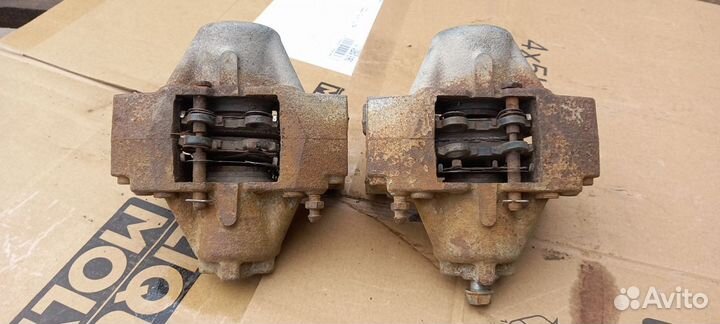 Toyota Altezza GXE10 Задний тормозной суппорт