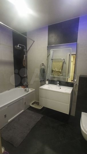 2-к. квартира, 64 м², 2/5 эт.