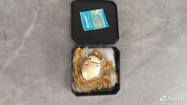 Кулон- часы