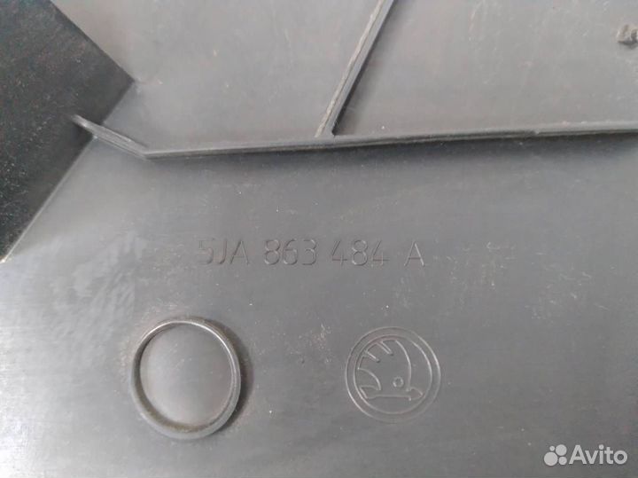 Обшивка стойки Skoda Rapid 2012-2020