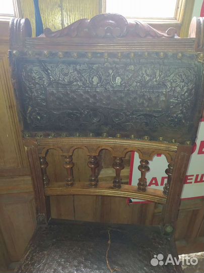 Антикварный стул