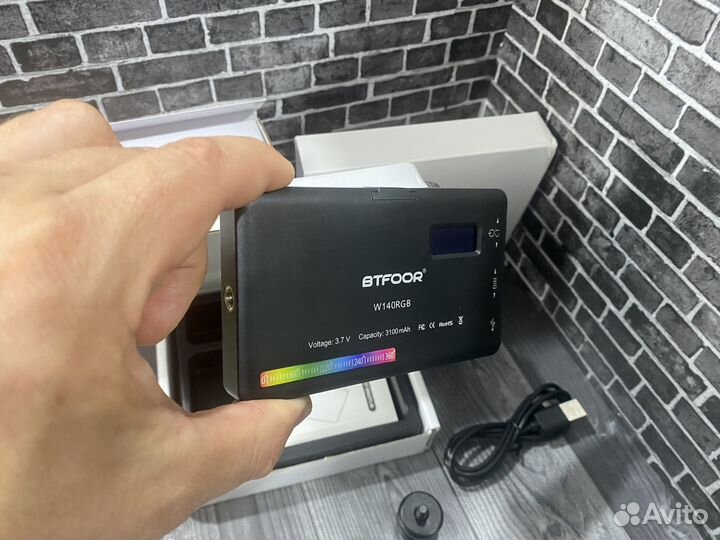 RGB Свет накамерный W140