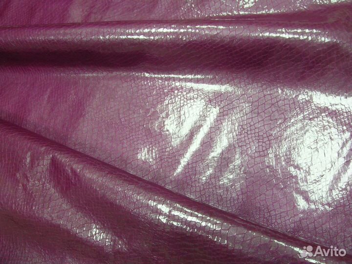 Натуральная лакированная кожа под рептилию. Италия