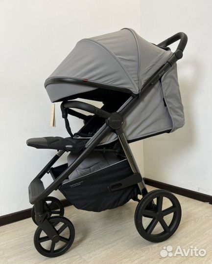 Прогулочная коляска новая