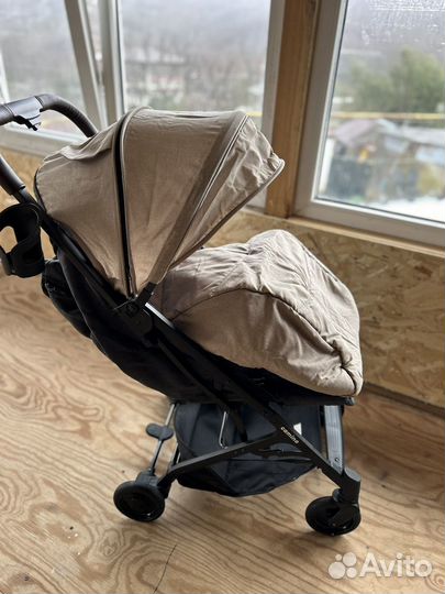 Прогулочная коляска трость