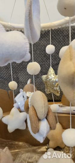 Мобиль на кроватку из фетра