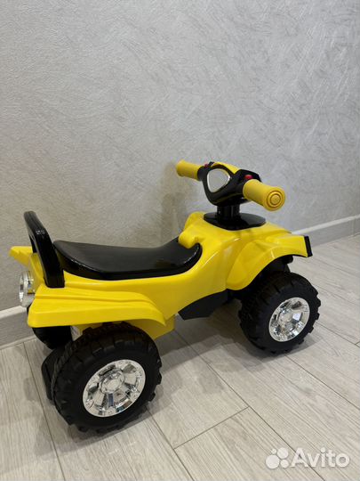 Квадроцикл машинка толокар каталка