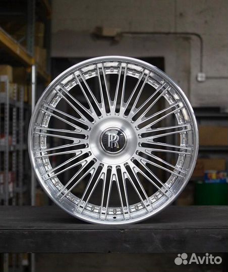 Кованые диски GT Forged R22 на Rolls-Royce Wraith