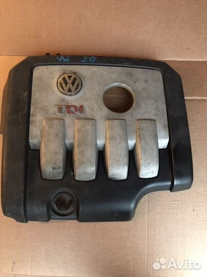 Декоративная накладка двигателя VW Passat B6